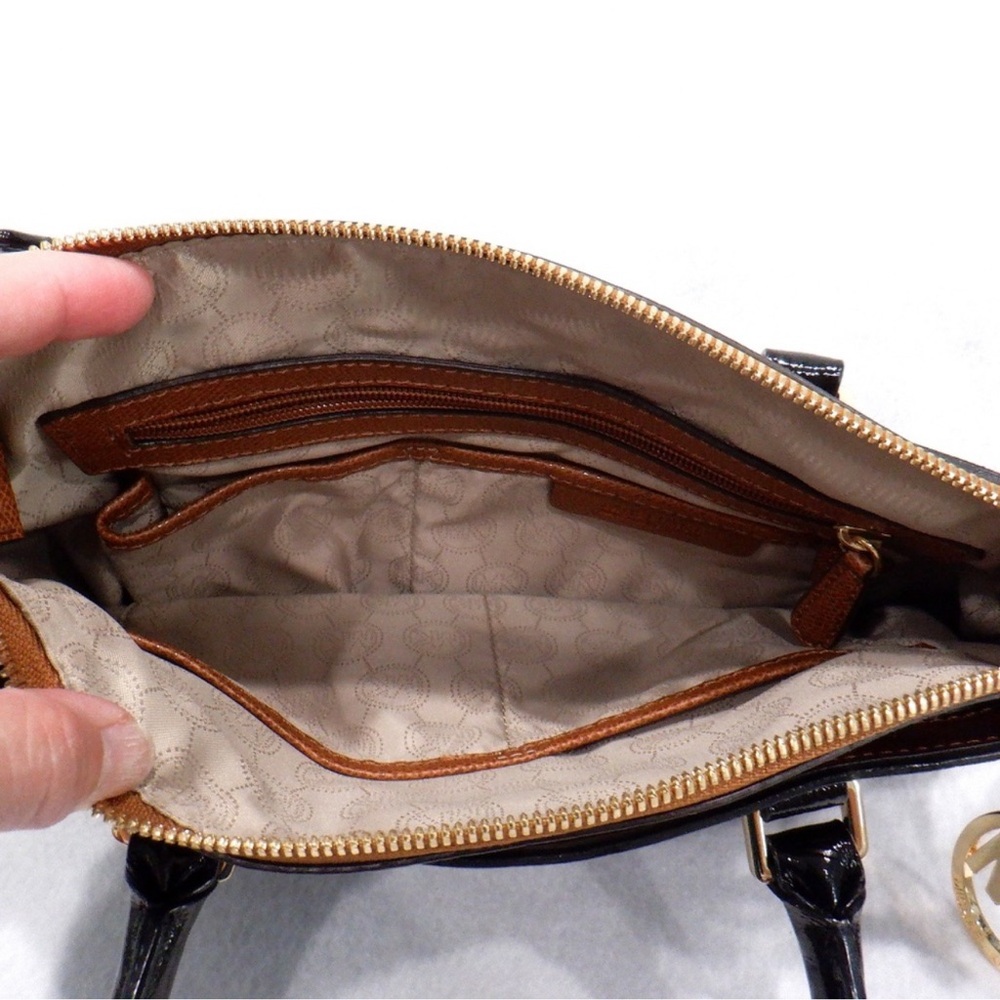 Michael Kors Aubrey Signature Satchel.NWOT - Picture 8 of 10